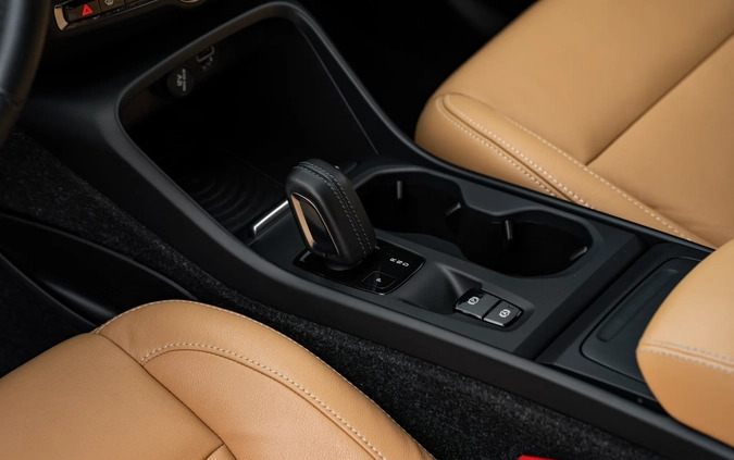 Volvo XC 40 cena 129900 przebieg: 76700, rok produkcji 2018 z Byczyna małe 781